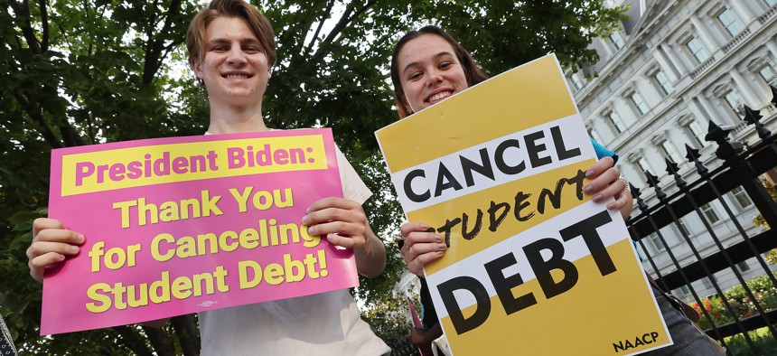 Students rally for canceling students debt